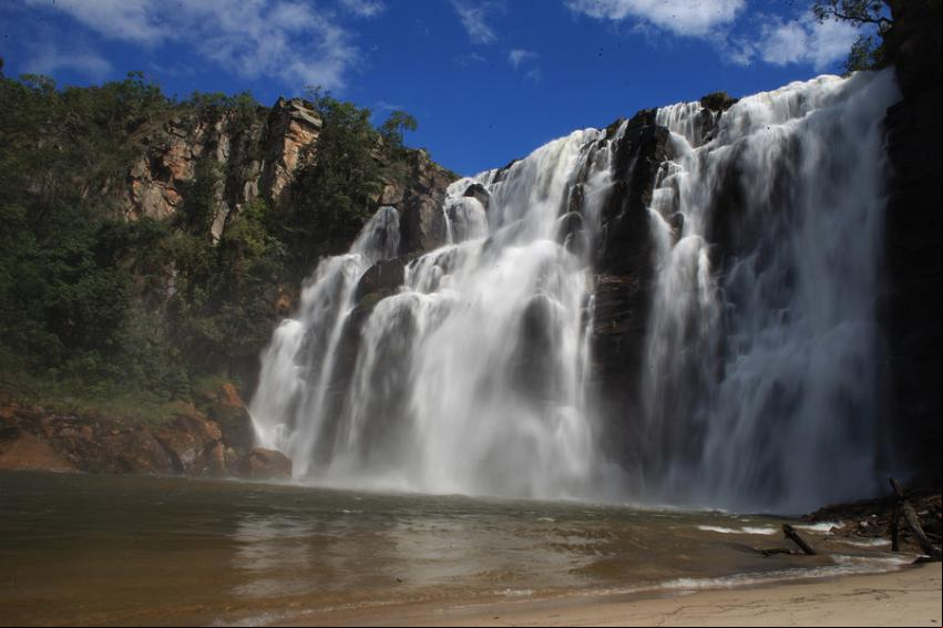 Salto em Cachoeira de Corumb