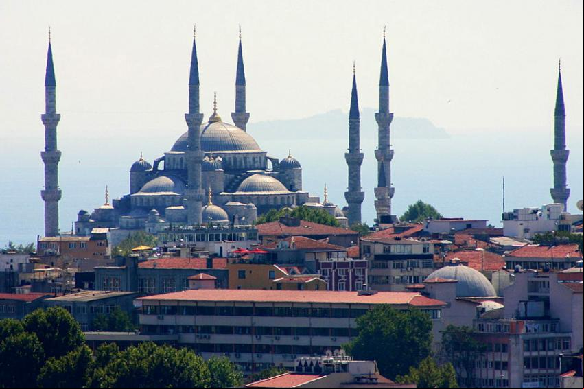Vista da Mesquita Azul de Sultanahmet - Foto: Jos